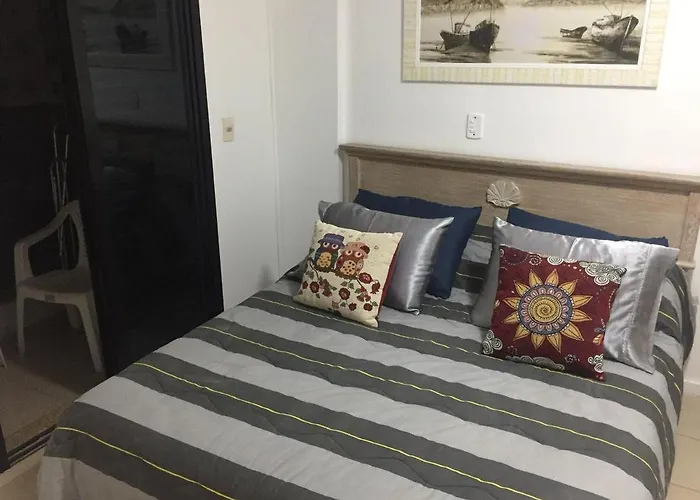Flat 2 Dormitorios - 1 Quadra Da Praia - Pitangueiras / Guaruja