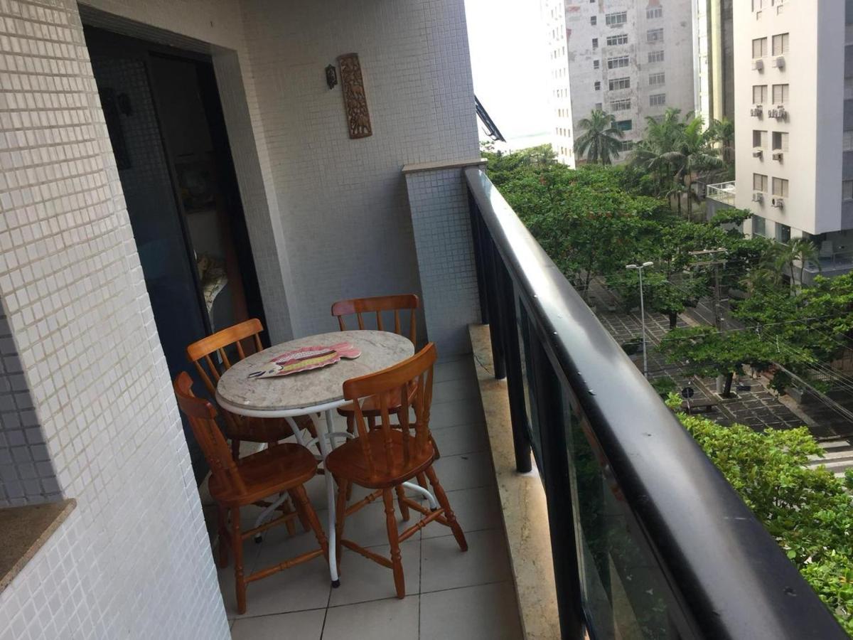 Flat 2 - 1 Quadra Da - Pitangueiras / Guaruja