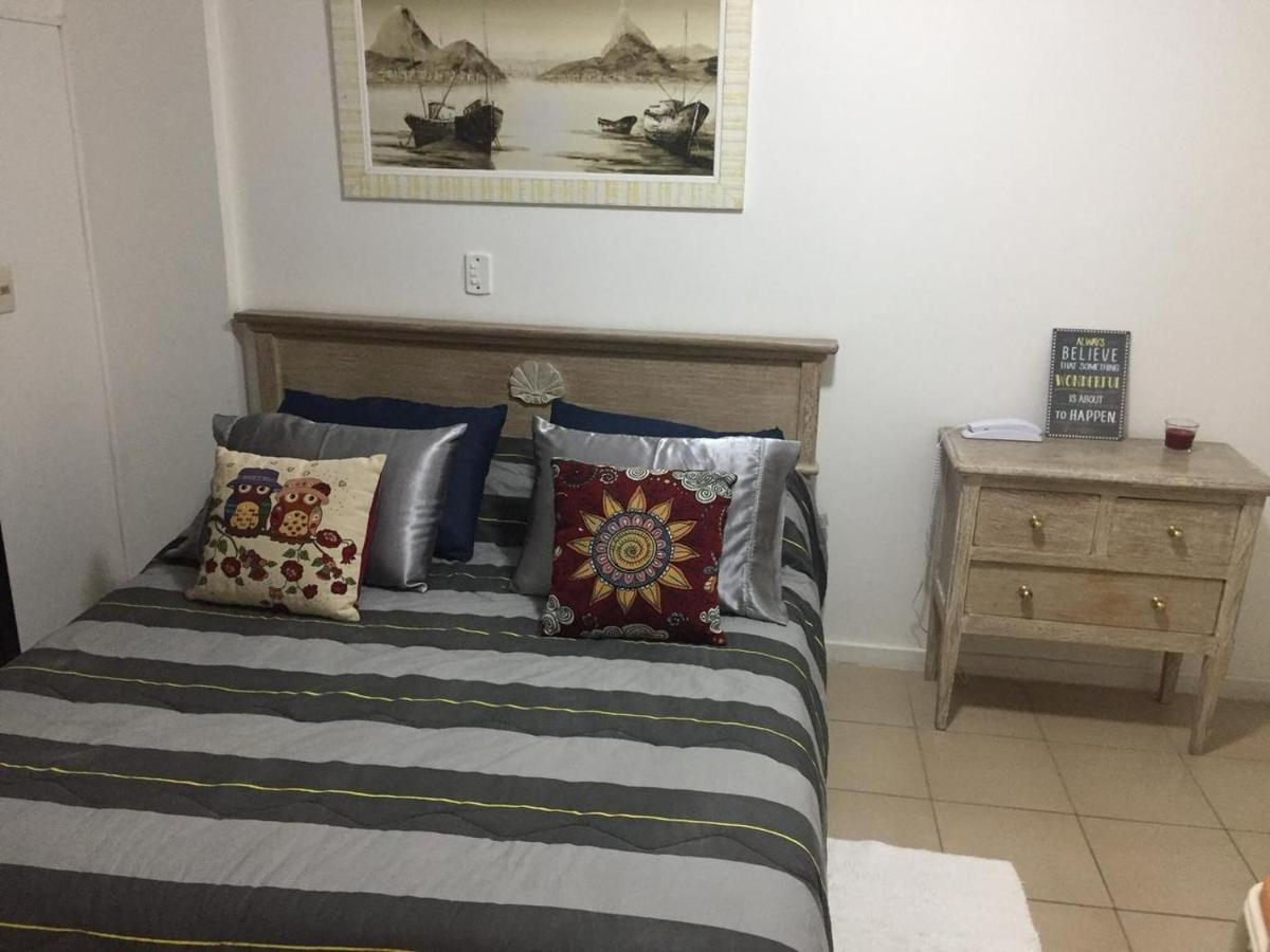 Flat 2 - 1 Quadra Da - Pitangueiras / Apartment *