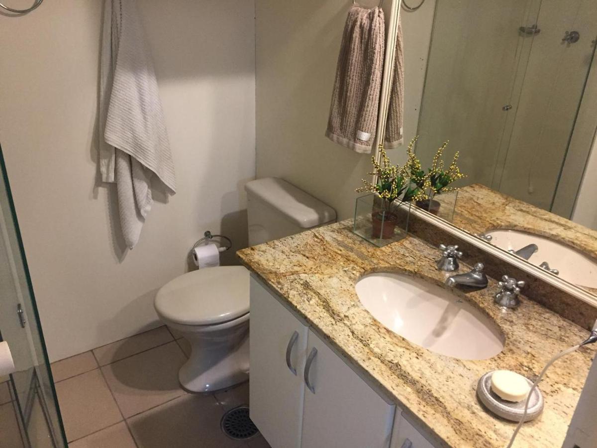 Flat 2 - 1 Quadra Da - Pitangueiras / Apartment Guaruja